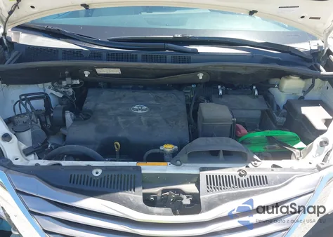 2015 Toyota Sienna Xle Premium 8 Passenger from USA, damaged, VIN 5TDYK3DC6FS652923